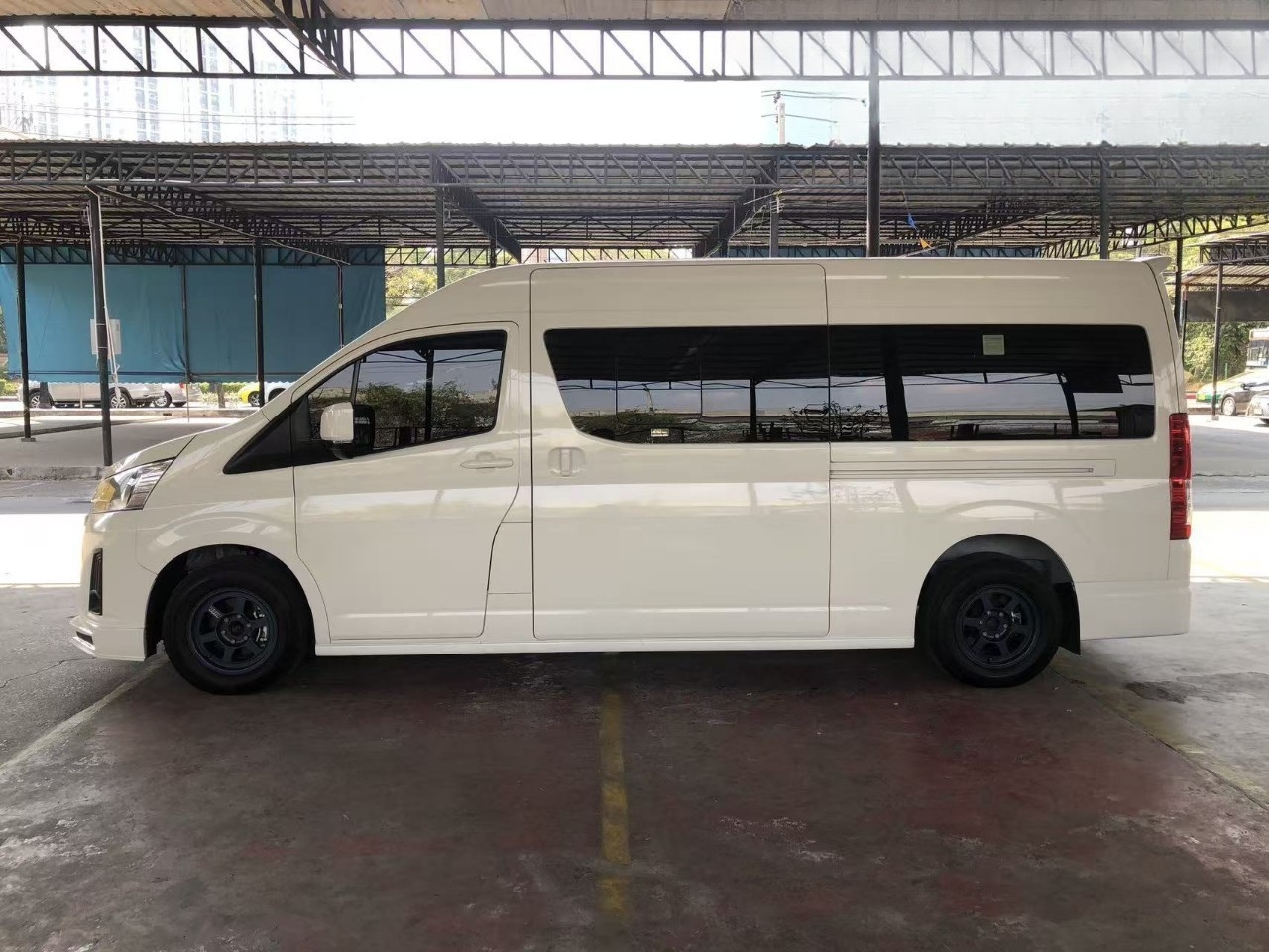 Toyota Commuter 2023